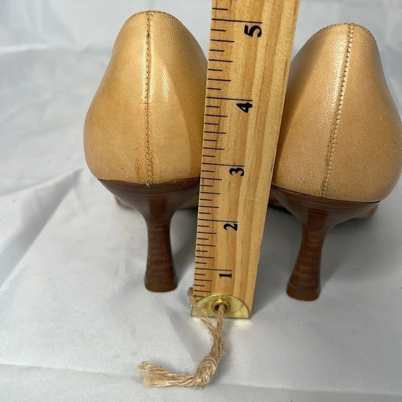 ANDREA COLLECTION Pointed Toe  Kitten Heel Pumps Nude Tan Leather Cut Outs 6.5 - Picture 11 of 12